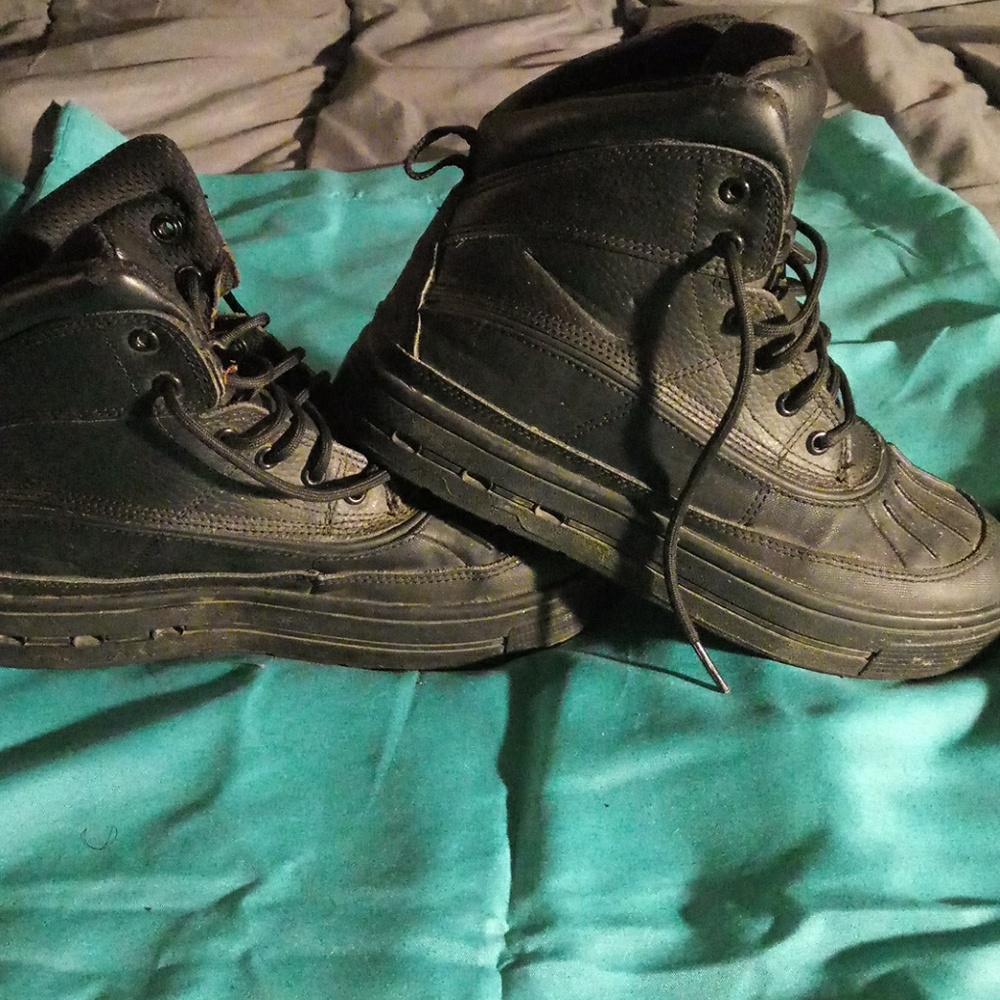 Black Nike Boots